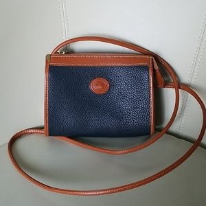 Vintage Dooney & Bourke crossbody bag